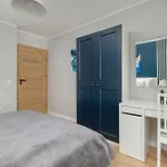 Beautiful & Spacious 2 Bedroom Mickiewicza By Renters