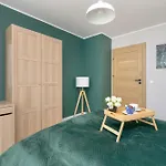 Beautiful & Spacious 2 Bedroom Mickiewicza By Renters Puck