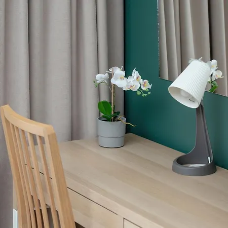 Beautiful & Spacious 2 Bedroom Mickiewicza By Renters アパート