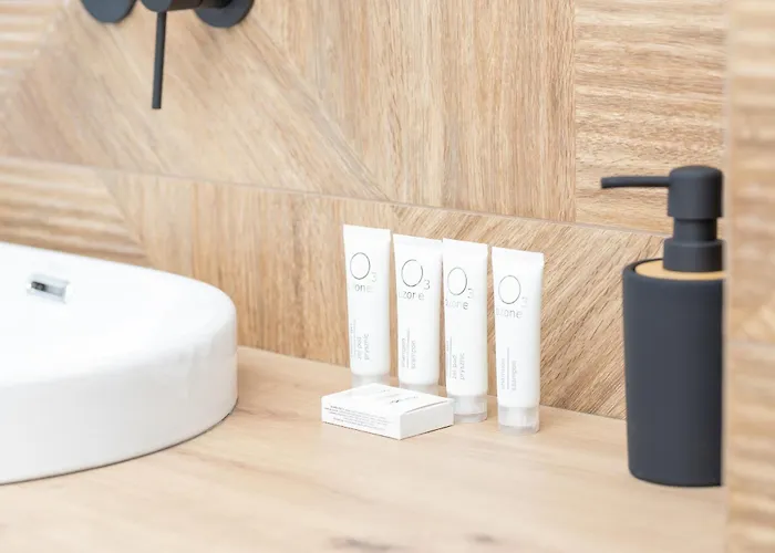 Beautiful & Spacious 2 Bedroom Mickiewicza By Renters Apartmán