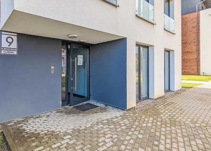 Beautiful & Spacious 2 Bedroom Mickiewicza By Renters *