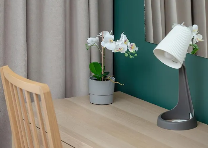 Beautiful & Spacious 2 Bedroom Mickiewicza By Renters Apartmán